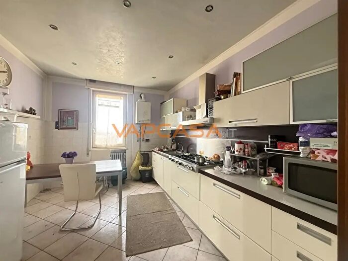 Appartamento trilocale in vendita in Via Galignani, Palazzolo SullOglio