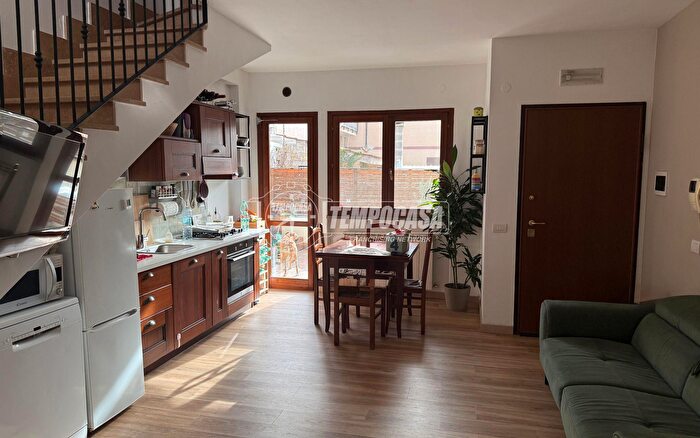 Appartamento trilocale in vendita in Roma