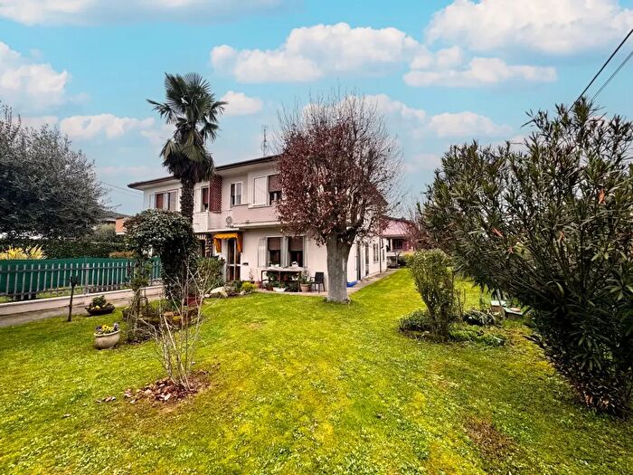 Casa quadrilocale in vendita in Via Altura, Ospedaletto Euganeo