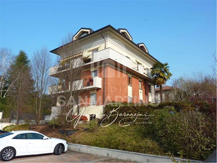 Appartamento con 5 locali in affitto in VIA DEL PIOPPO, Viale Europa, Varese