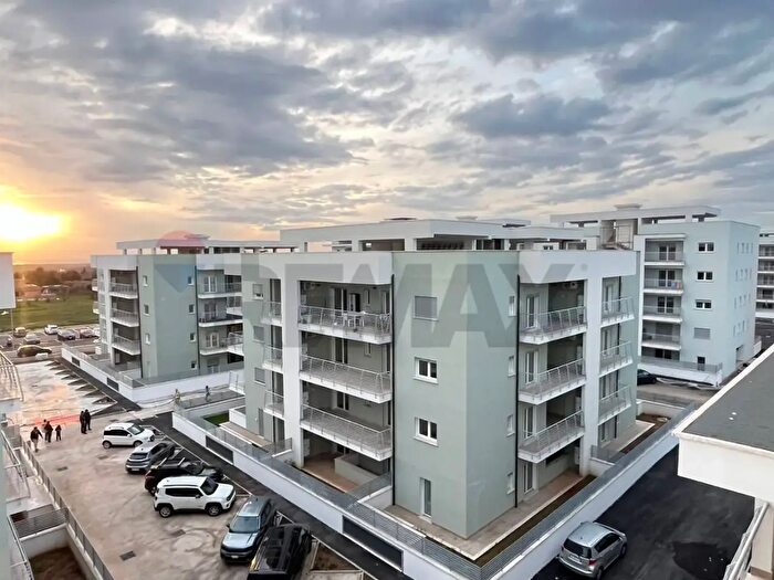 Appartamento trilocale in vendita in Pomezia