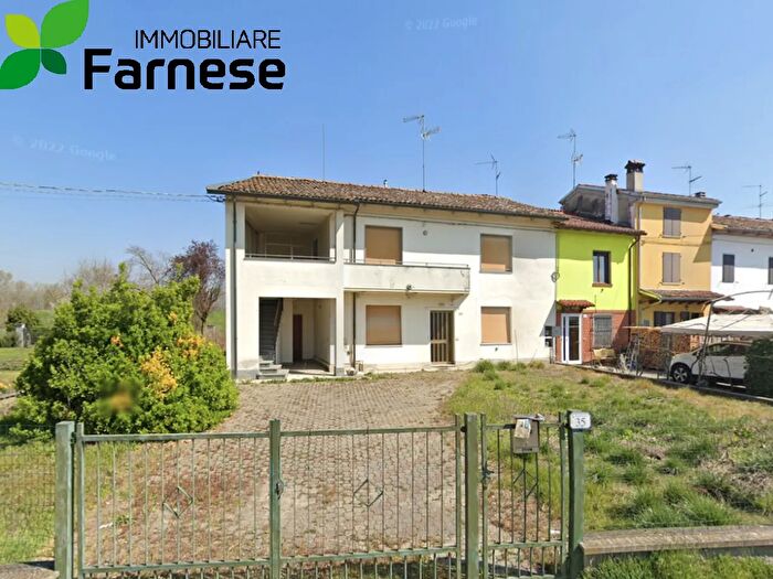 Casa con 8 locali in vendita in Polesine Zibello EmiliaRomagna, Polesine Zibello