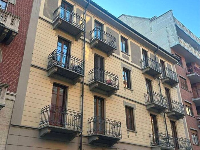 Appartamento trilocale in affitto in Evangelista Torricelli, Crocetta, Torino