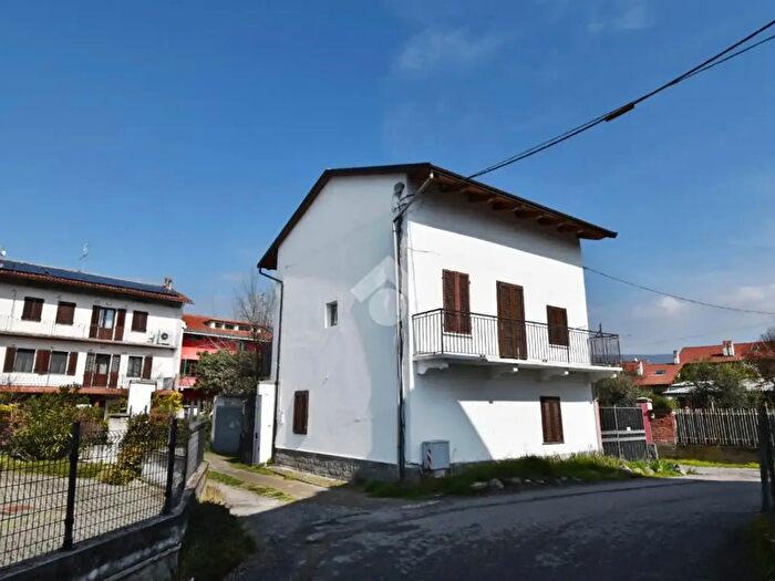 Casa trilocale in vendita in Via Bollengo, Ivrea