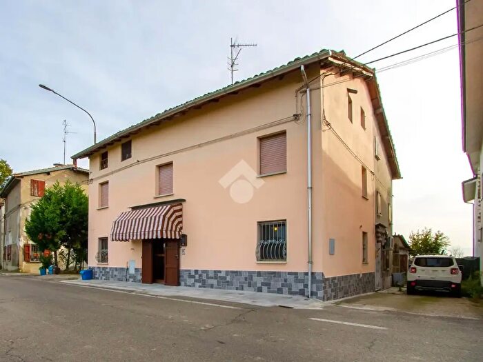 Casa con 8 locali in vendita in Via Zimella, Reggio Emilia