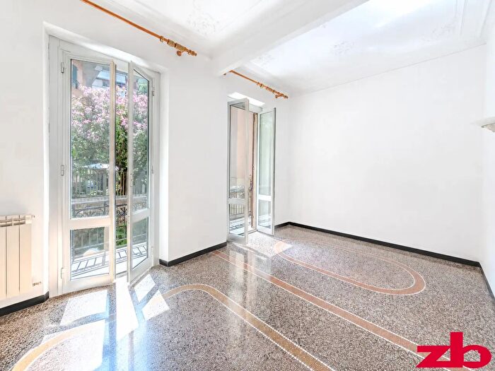 Appartamento con 7 locali in vendita in Via Strozzi, Genova