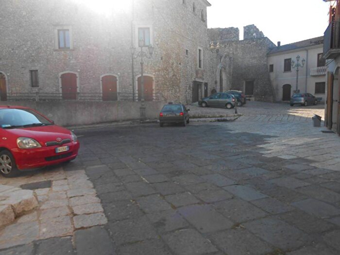 Appartamento trilocale in affitto in Via Dante Alighieri, Centro, Montemiletto