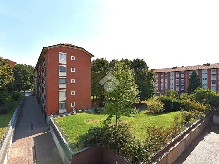 Appartamento quadrilocale in vendita in Via Abelardo Pecorini, Milano
