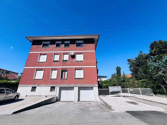 Appartamento bilocale in vendita in Via Schio, Padova