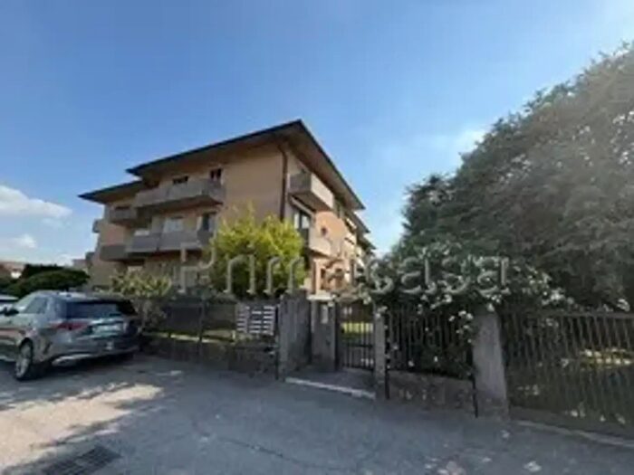 Appartamento trilocale in vendita in Via Rossini, Cerea