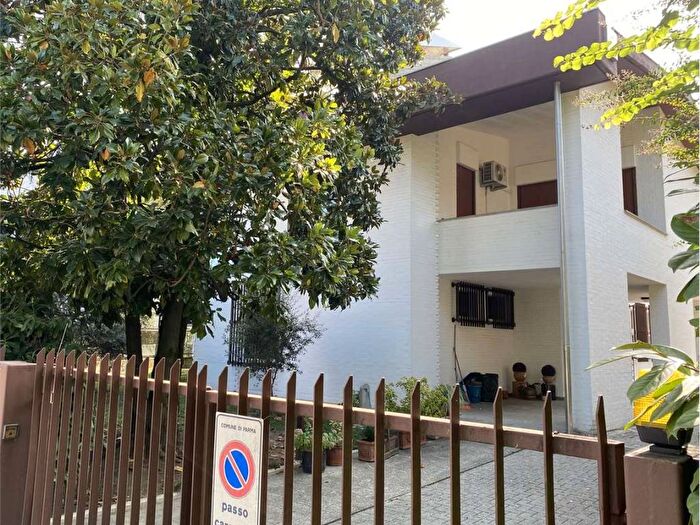 Appartamento trilocale in affitto in Via Luigi Einaudi, Eurosia Santa Margherita, Parma