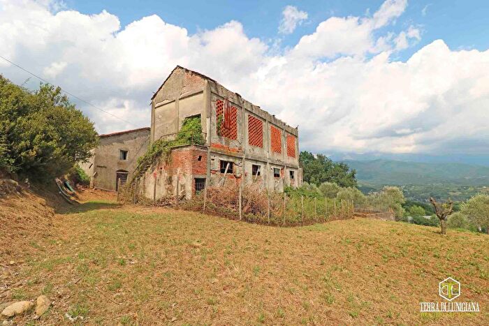 Casa trilocale in vendita in Dozzano, Pontremoli