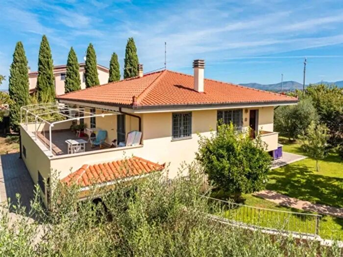 Casa con 6 locali in vendita in Via del Fosso di Valpignola, Roma