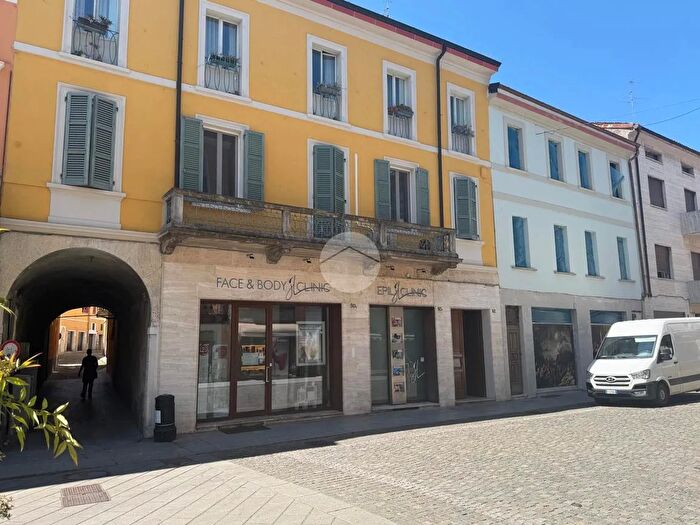 Appartamento trilocale in vendita in Via dei Rustici, Cremona