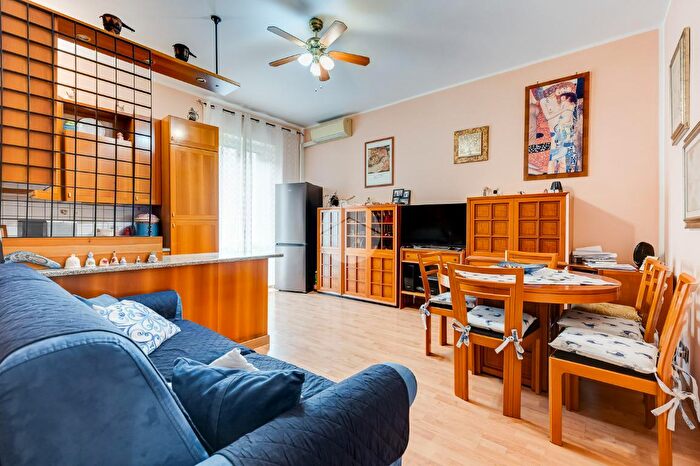 Appartamento bilocale in vendita in Via Isole Curzolane, Roma