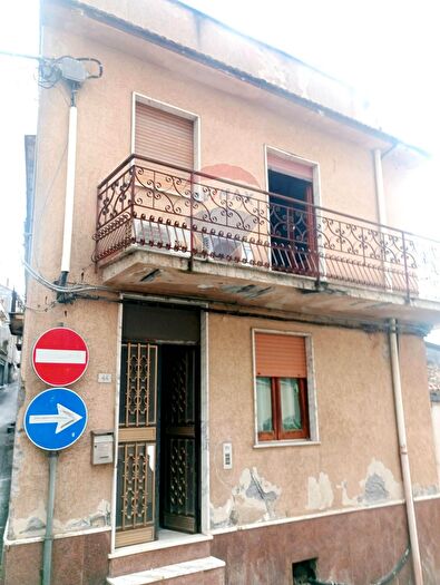 Casa con 5 locali in vendita in Via Matrice, Maletto