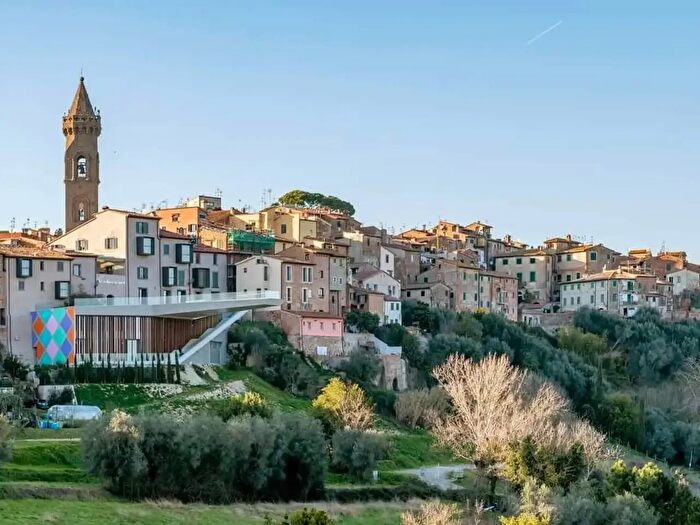 Appartamento con 5 locali in vendita in Peccioli