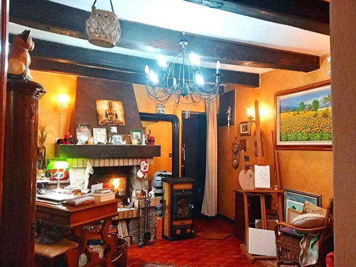 Casa con 14 locali in vendita in Garessio