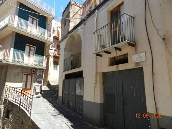 Appartamento in vendita in Via Guglielmo Oberdan, Centuripe