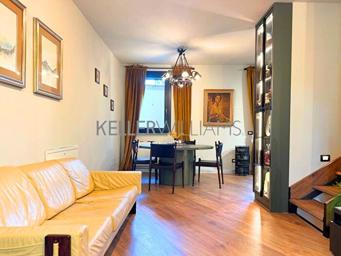 Appartamento con 5 locali in affitto in Via Alessandro Litta Modignani, Comasina, Milano