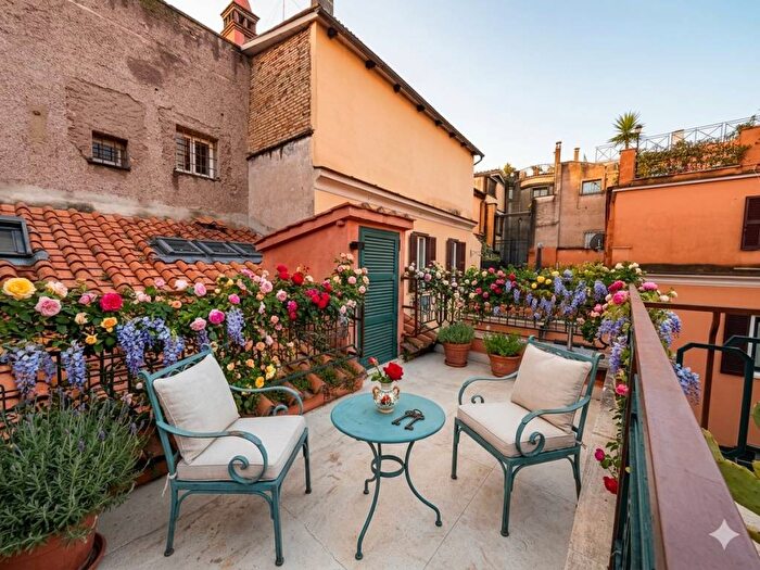 Appartamento trilocale in affitto in Via di San Teodoro, Colosseo Fori Imperiali, Roma