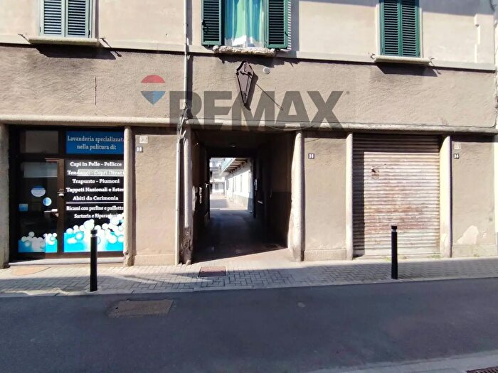 Appartamento trilocale in vendita in Gorla Minore