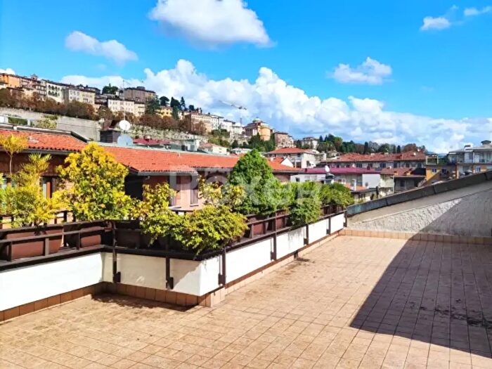 Appartamento con 5 locali in vendita in Viale Vittorio Emanuele II, Bergamo