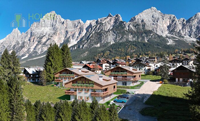 Appartamento trilocale in vendita in Via Beata Vergine della Difesa, San Vito Di Cadore