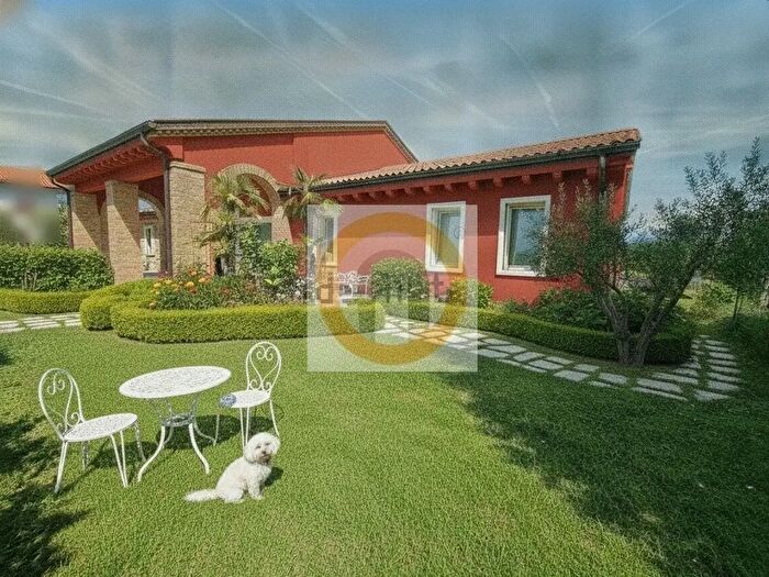 Casa con 5 locali in vendita in Bassano Del Grappa