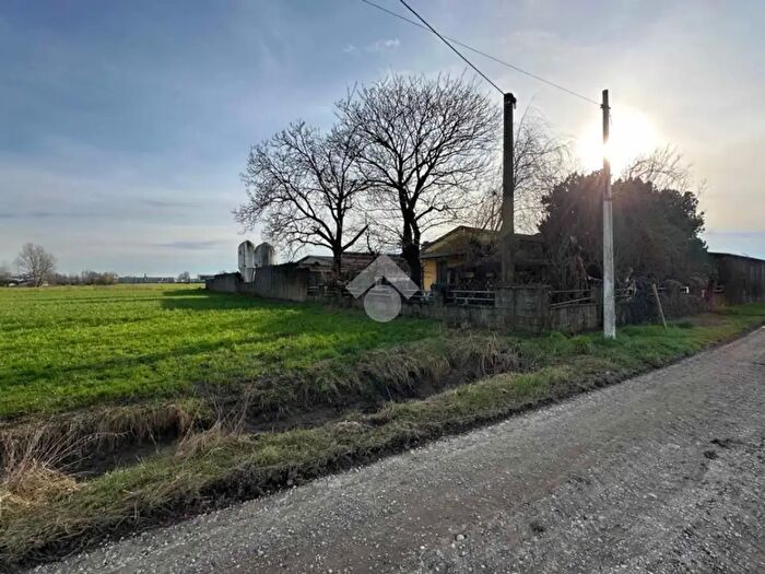 Casa trilocale in vendita in Vicolo Casseri, Bagnolo Cremasco