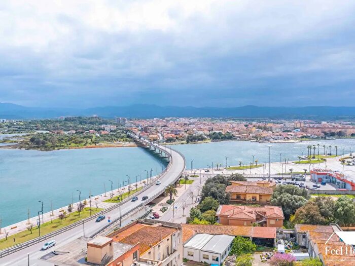 Appartamento quadrilocale in vendita in Via Leonardo De Filippi N, Olbia