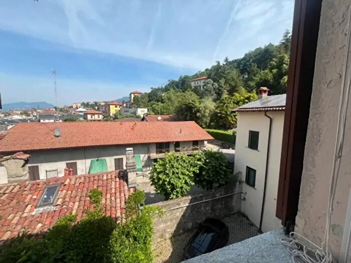 Appartamento bilocale in vendita in Via Interlegno, Como
