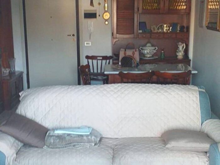 Appartamento con 6 locali in affitto in Via Venezia, Marina di Carrara, Carrara