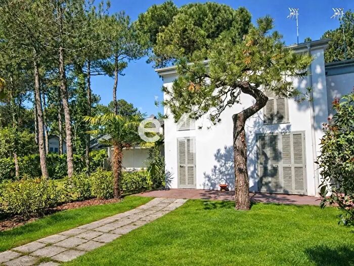 Casa con 9 locali in vendita in Lignano Sabbiadoro