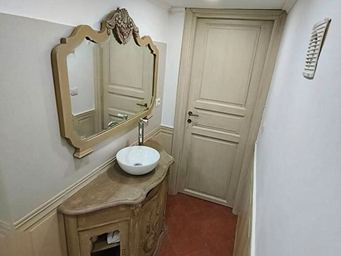 Appartamento bilocale in affitto in Vico Miracoli, Sanità, Napoli