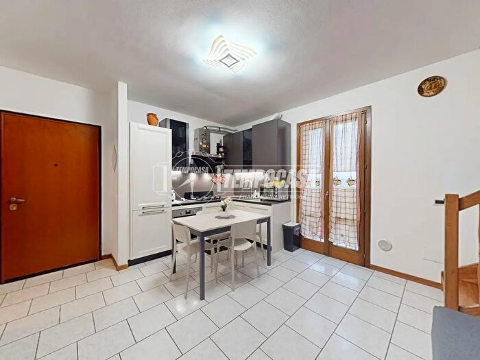 Appartamento quadrilocale in vendita in Via Saliceto, Rio Saliceto