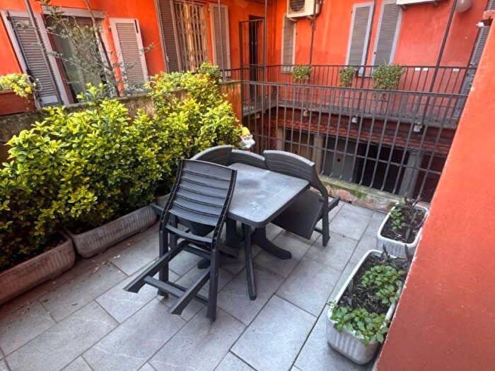 Appartamento bilocale in affitto in Alzaia Naviglio Grande, Navigli Darsena, Milano