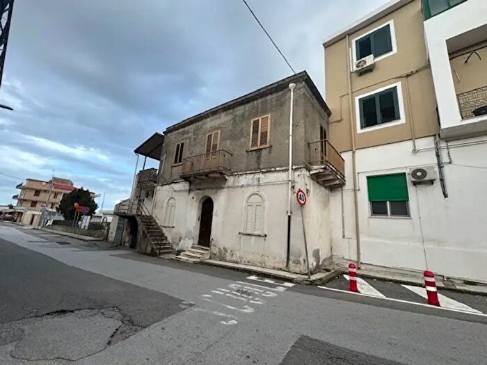 Casa con 6 locali in vendita in Via del Mare, Saponara