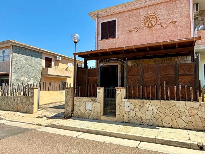 Casa trilocale in vendita in Via Alfieri, Villasimius