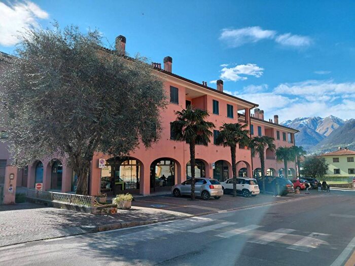 Appartamento monolocale in affitto in Via Giuseppe Mazzini, Colico Piano, Colico