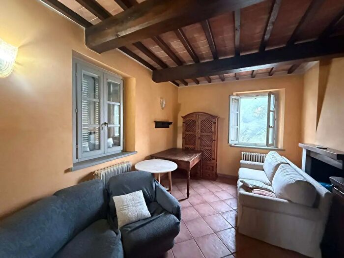 Appartamento trilocale in affitto in Collepepe, Collazzone