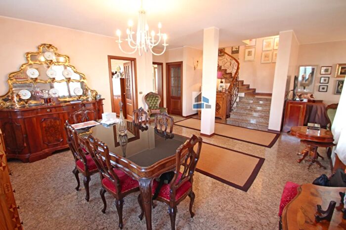 Casa con 5 locali in vendita in Via Fratella, Santa Maria Di Sala