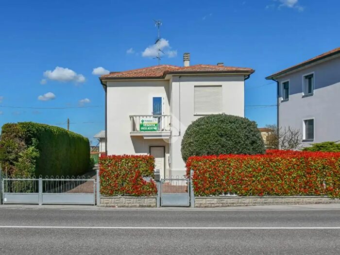 Casa con 6 locali in vendita in Via XX Settembre, Poggio Renatico