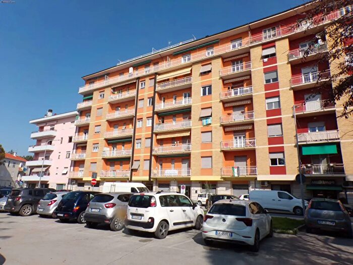 Appartamento quadrilocale in vendita in Via XXV Aprile, Chiaravalle