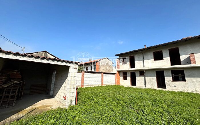 Casa con 6 locali in vendita in Via San Giovanni Bosco, Caluso