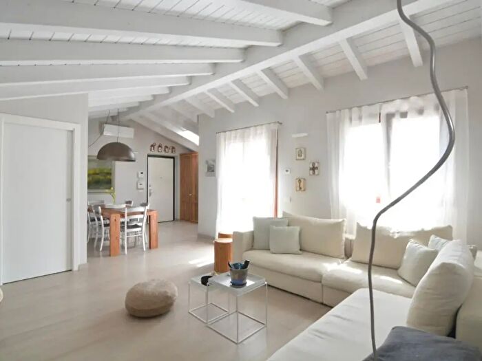 Appartamento quadrilocale in vendita in Via SantAntonio, Ronco Briantino