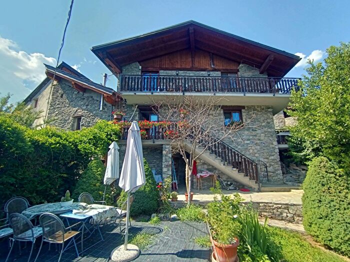 Casa con 10 locali in vendita in Frazione Fognier, Nus