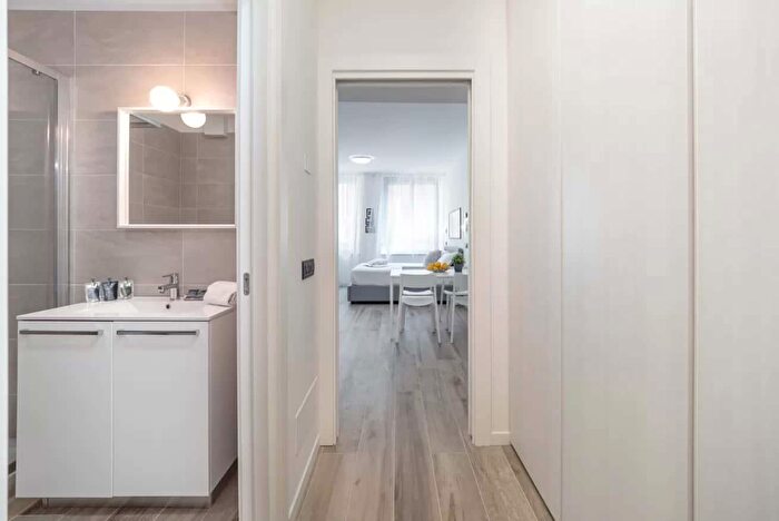 Appartamento monolocale in affitto in Piazzale Luigi Cadorna, Milano