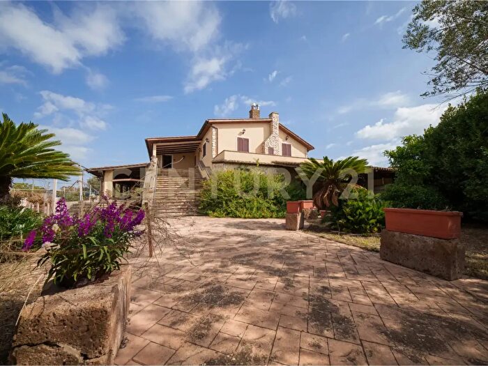 Casa in vendita in Via Settevene Palo II Tronco, Bracciano
