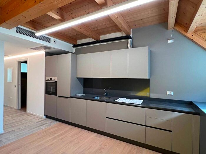 Appartamento bilocale in affitto in Via Stelvio, Centro, Sondrio